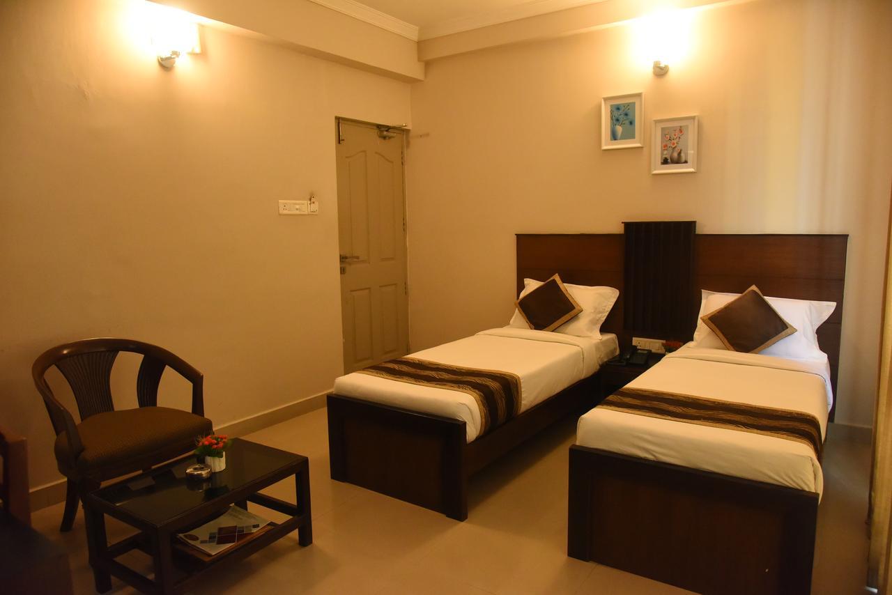 Hotel Pearl International Chennai Bagian luar foto