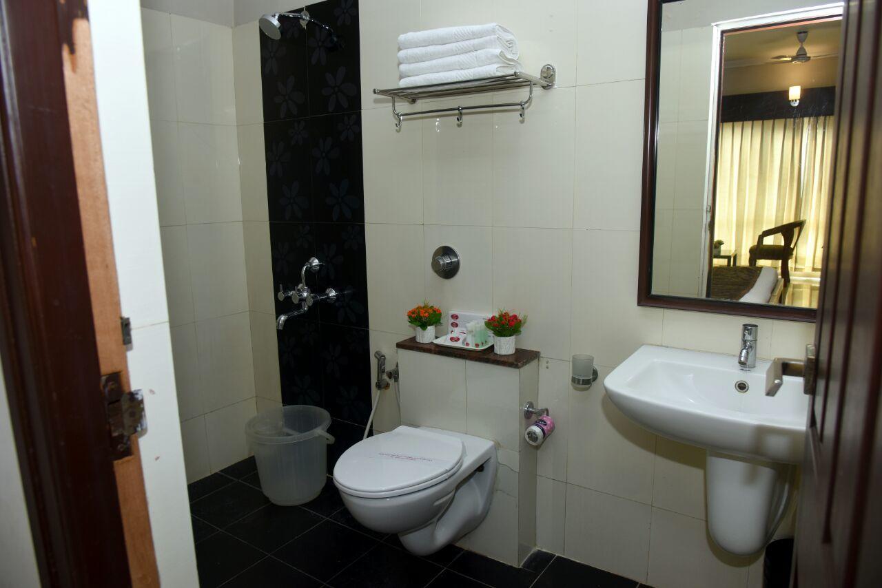 Hotel Pearl International Chennai Bagian luar foto