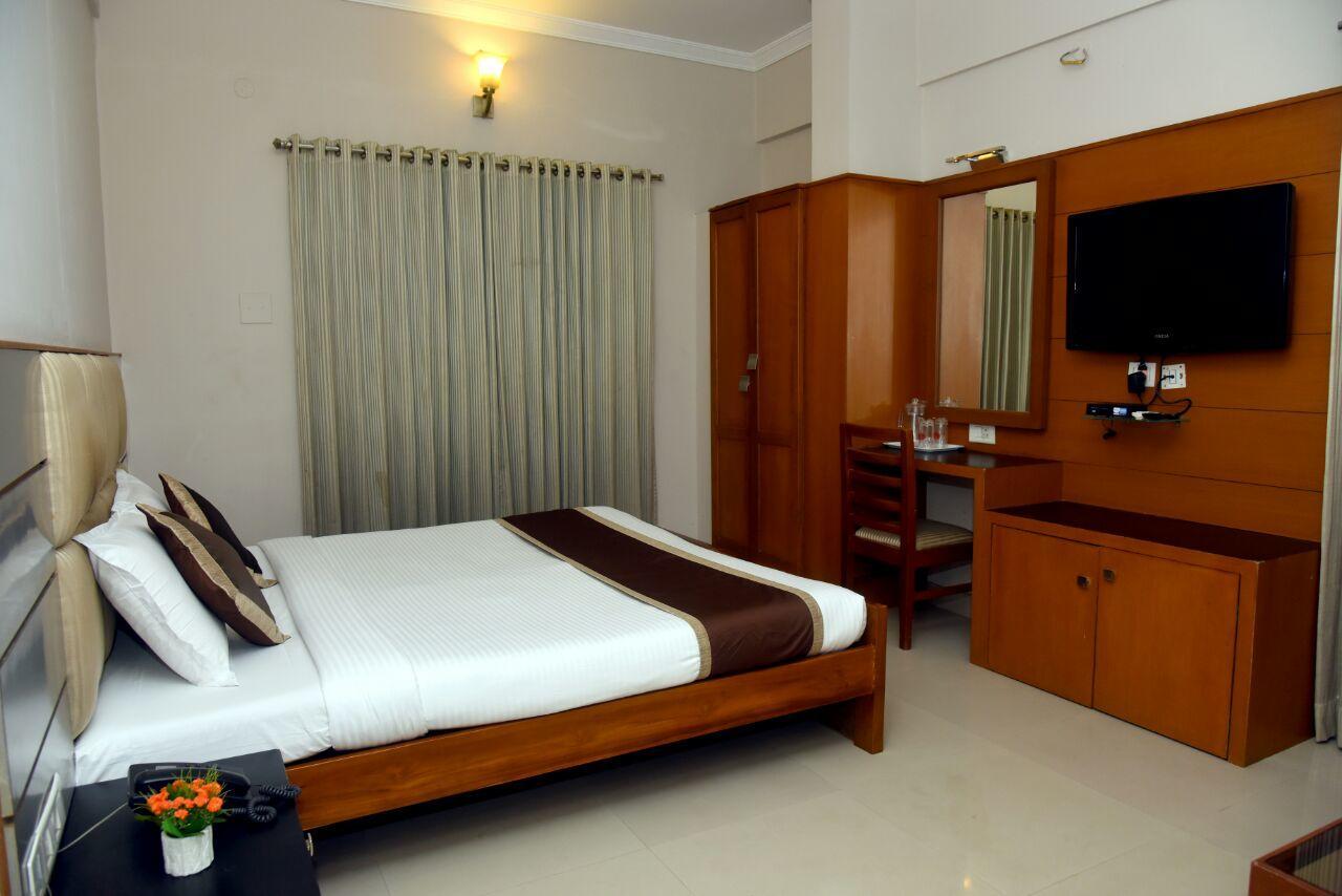Hotel Pearl International Chennai Bagian luar foto