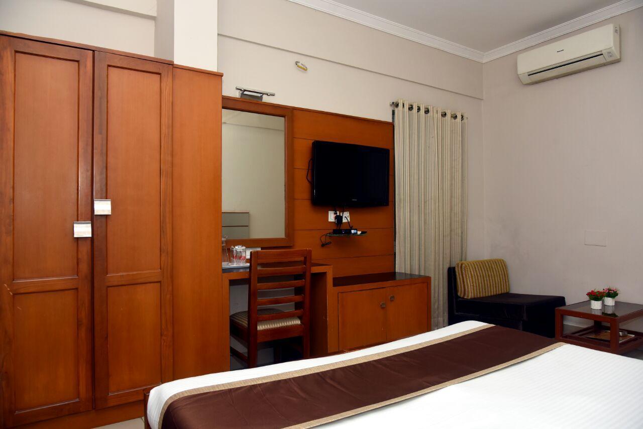 Hotel Pearl International Chennai Bagian luar foto